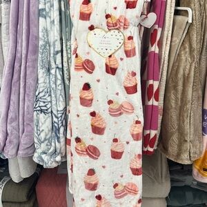 Valentines Cupcakes and Macarons Plush Throw Blanket